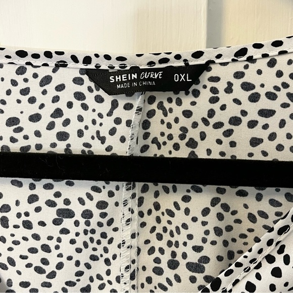 Dot blouse - Picture 2 of 3